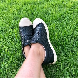 UGG AUSTRALIA WOMEN'S JEMMA QUILTED